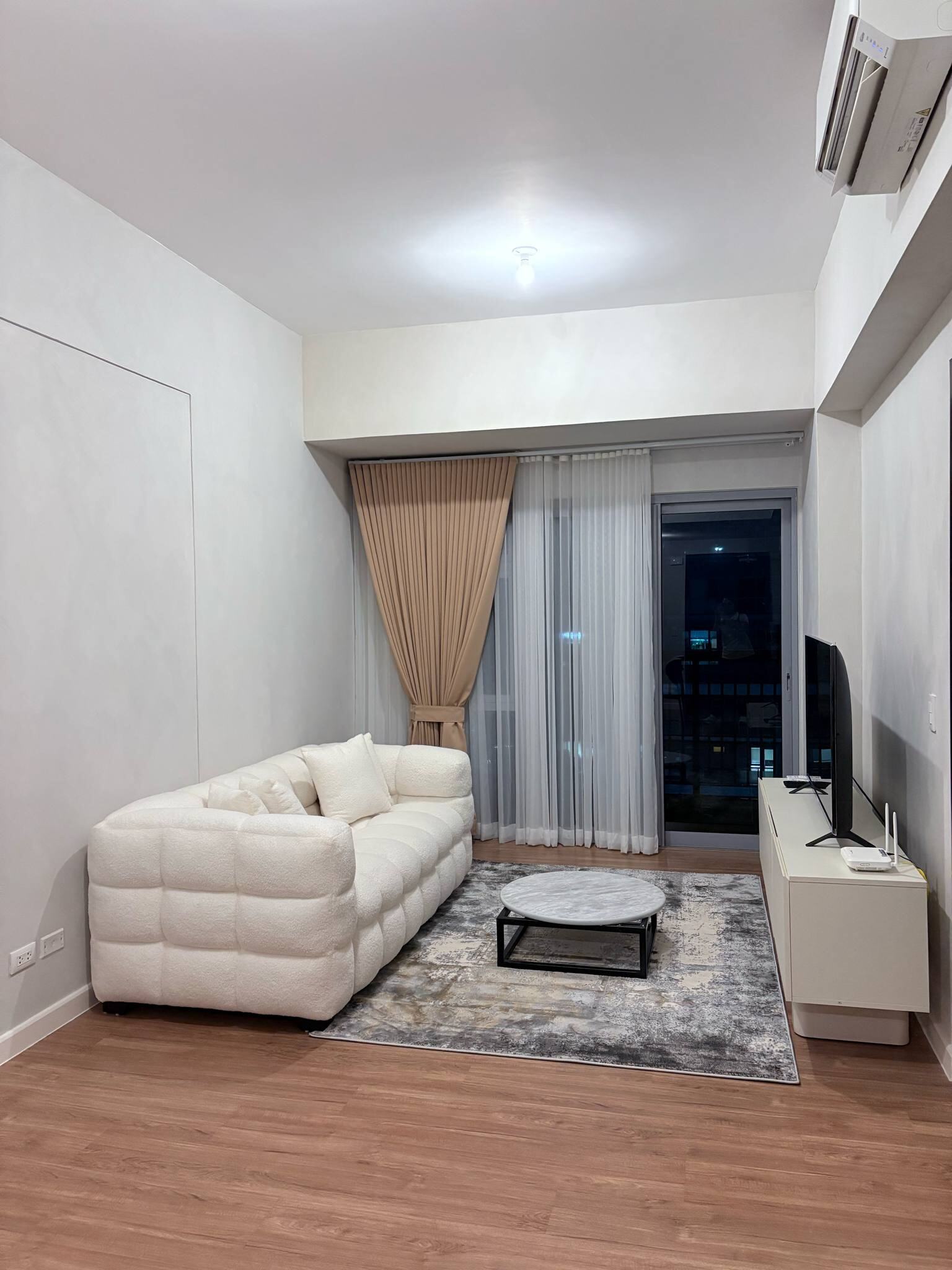 Park Triangle Residences - BGC-те толық жабдықталған 1 бөлмелі пәтер