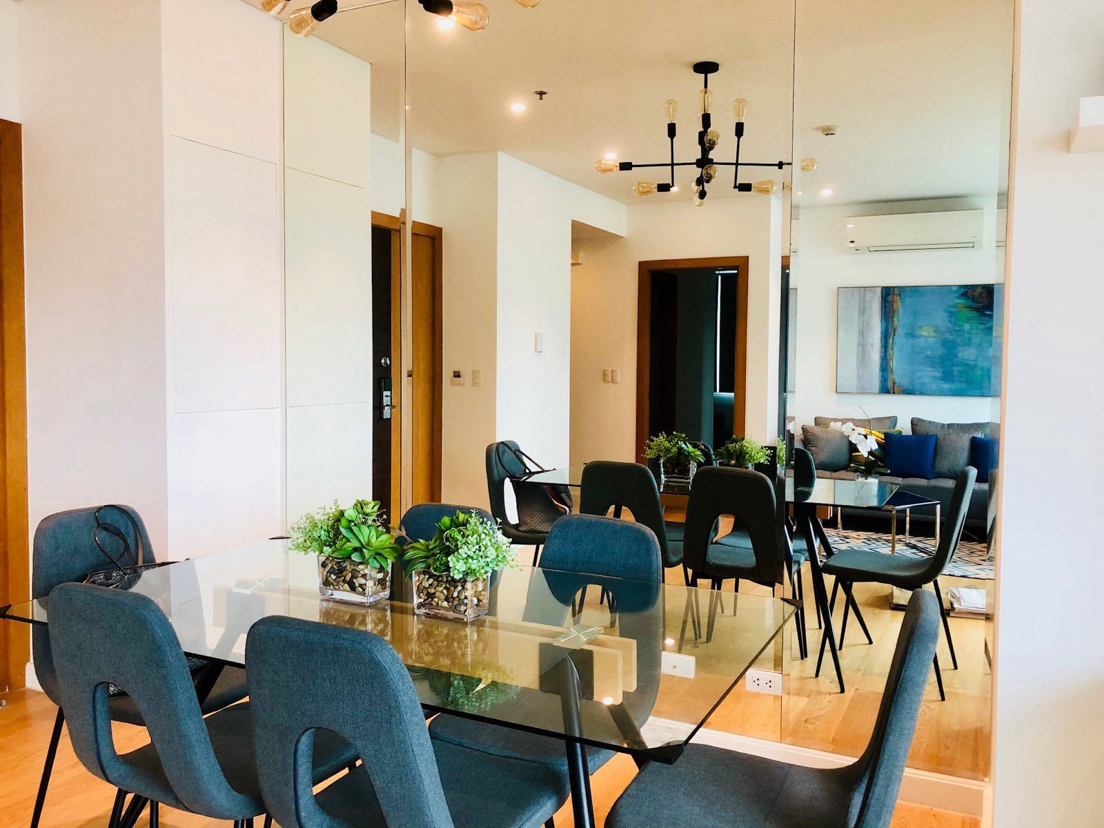1BR Fully Furnished Apartment with Parking