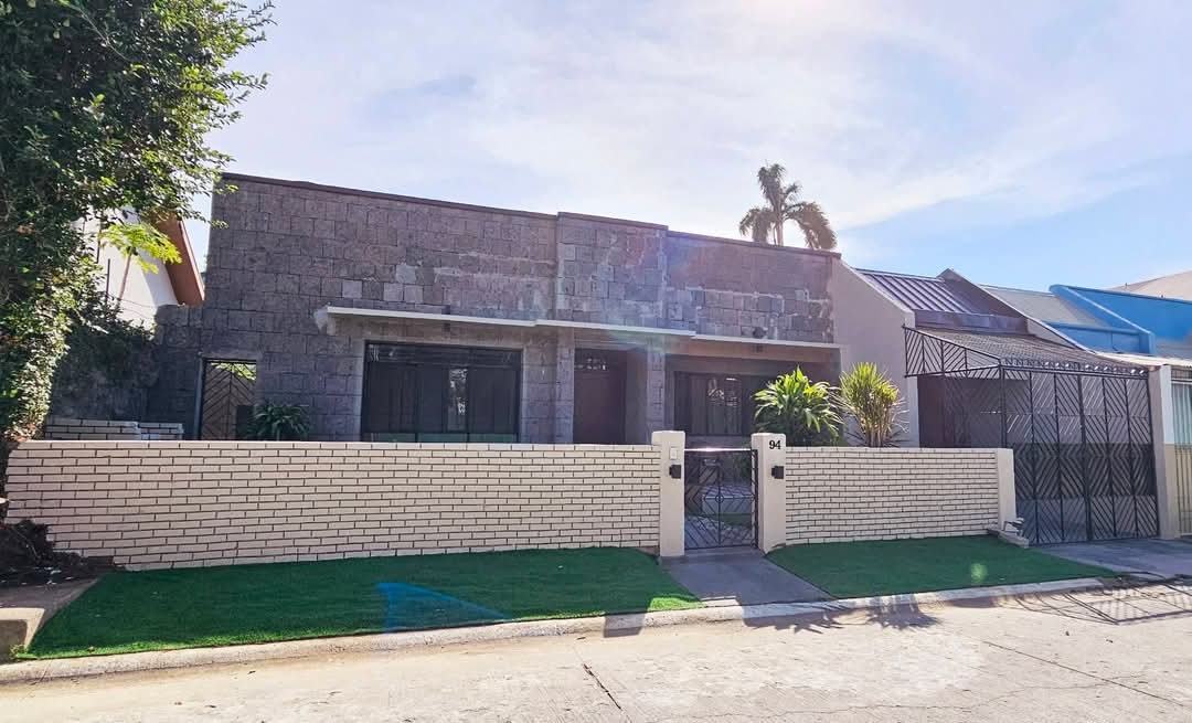 Жөнделген бунгало BF Homes Paranaque-те