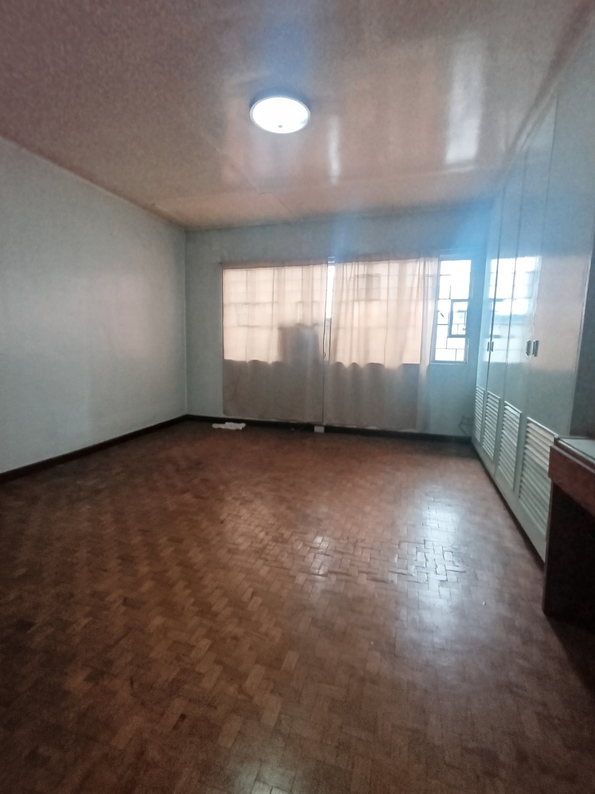 Capitol Medical Center, Panay Ave QC маңындағы 2 жұмақты таунхаус