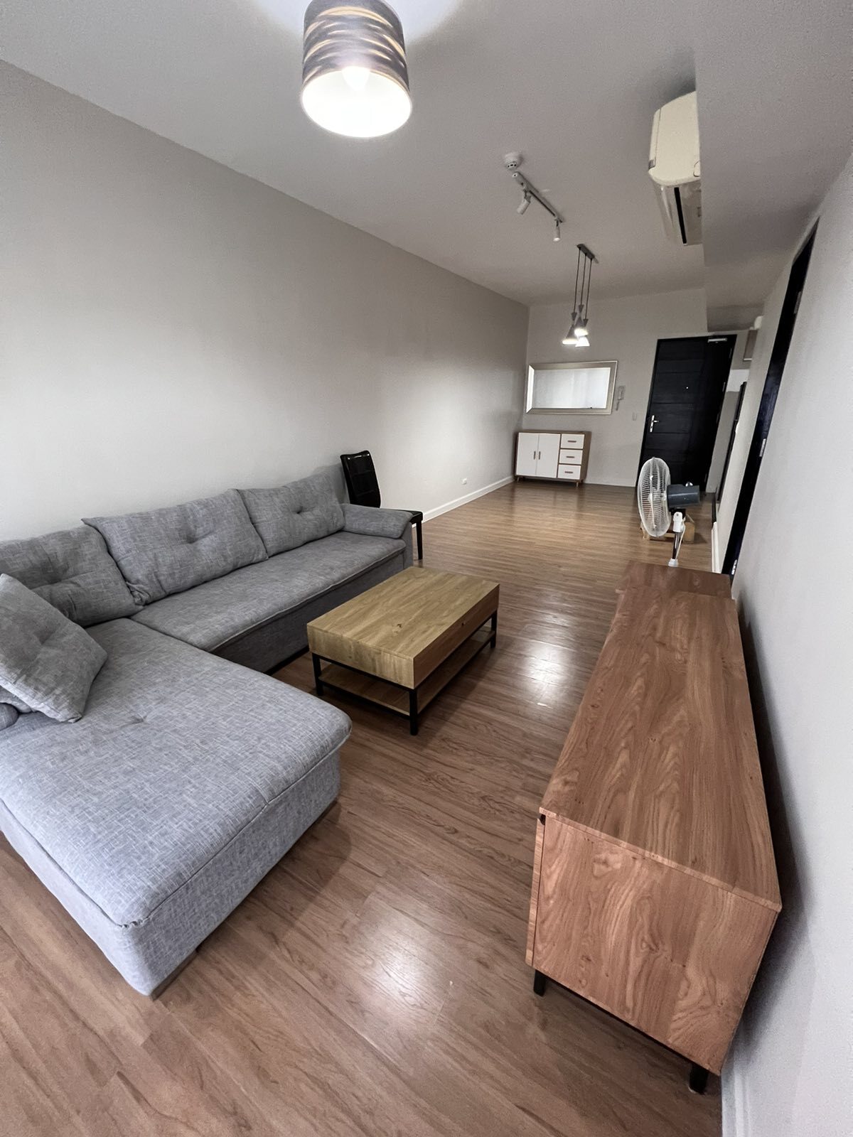 Two Maridien, BGC-тегі балконды 1 бөлмелі пәтер