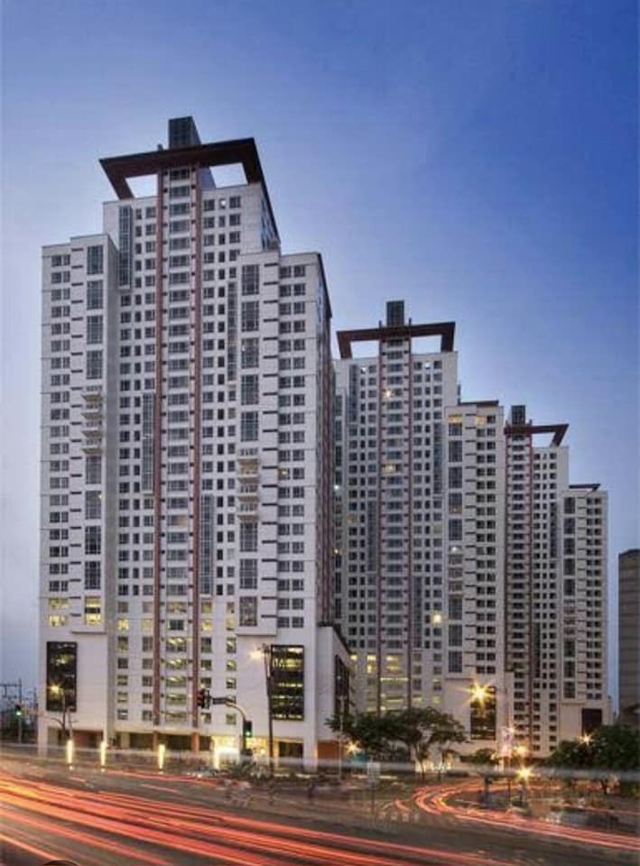 Columns Ayala Residences-тегі толық жабдықталған 1 бөлмелі пәтер