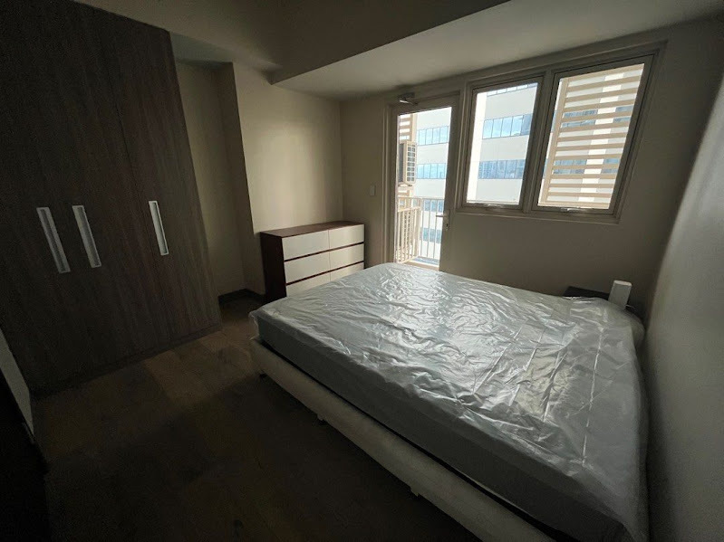 Park McKinley West, BGC-тегі жиһазбен жабдықталған бір бөлмелі пәтер