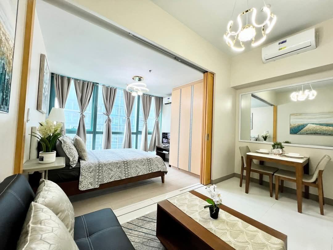 One Uptown Residences - Fully-Furnished 1BR Apartment