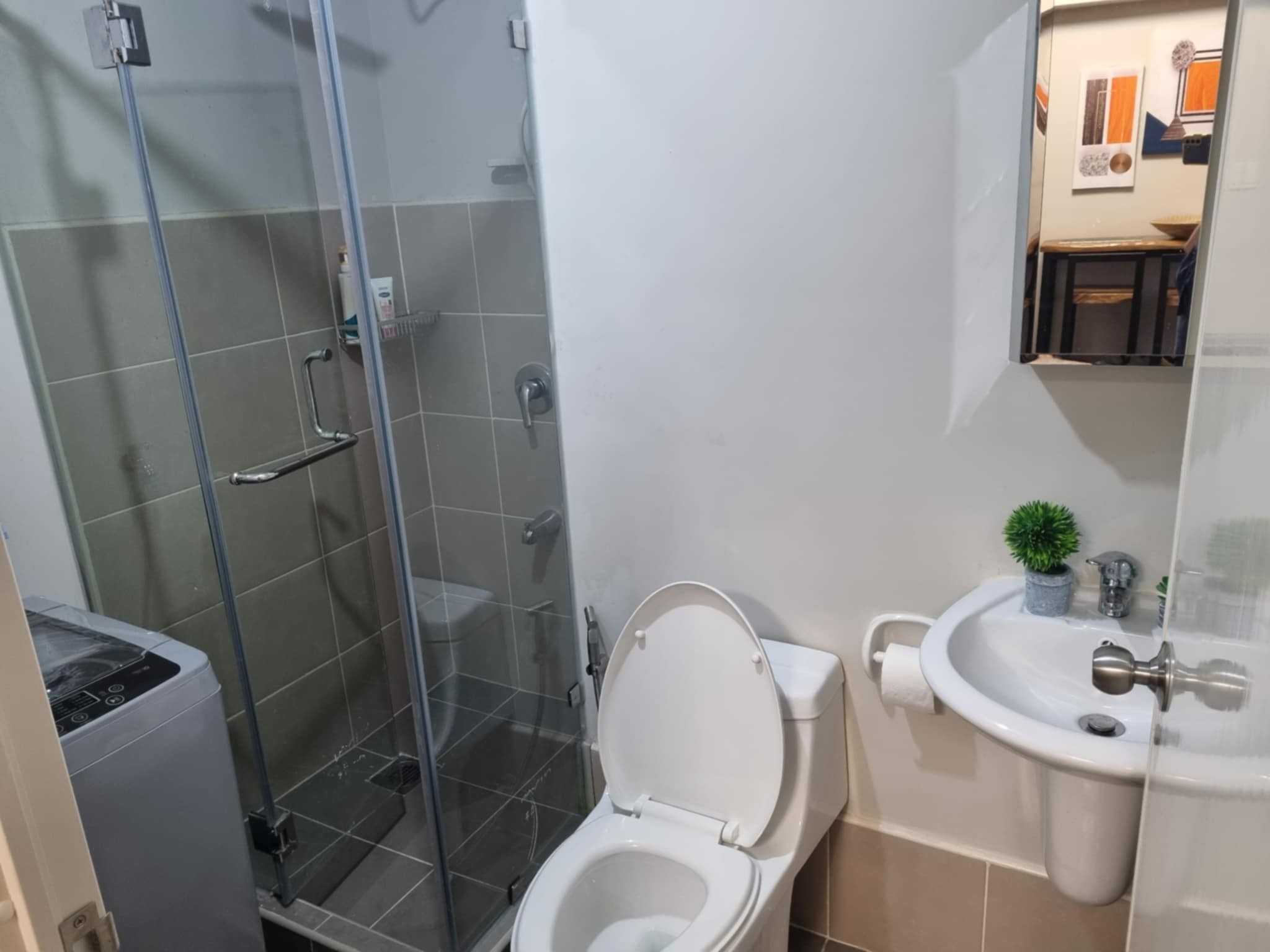 Fully Furnished 1-Bedroom Condo at Avida Turf, BGC Taguig