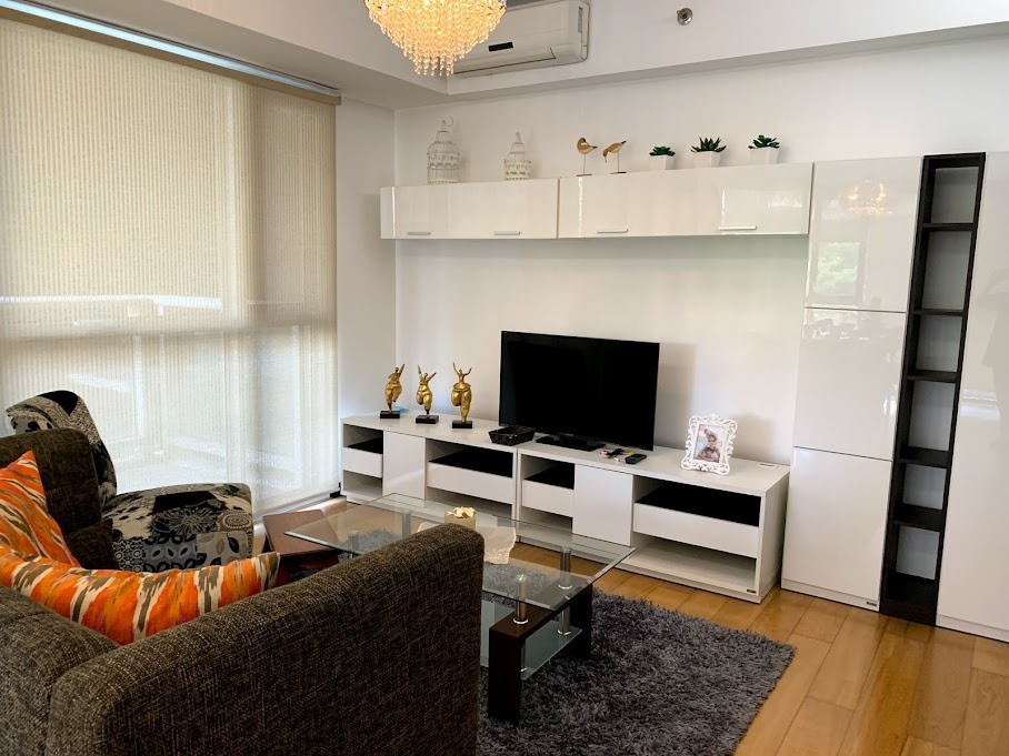 Luxurious 2BR Fully Furnished Condo at One Serendra East Tower
