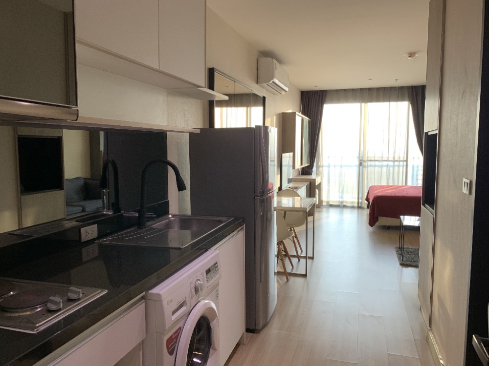 Sky Walk Condo Studio near BTS Phra Khanong