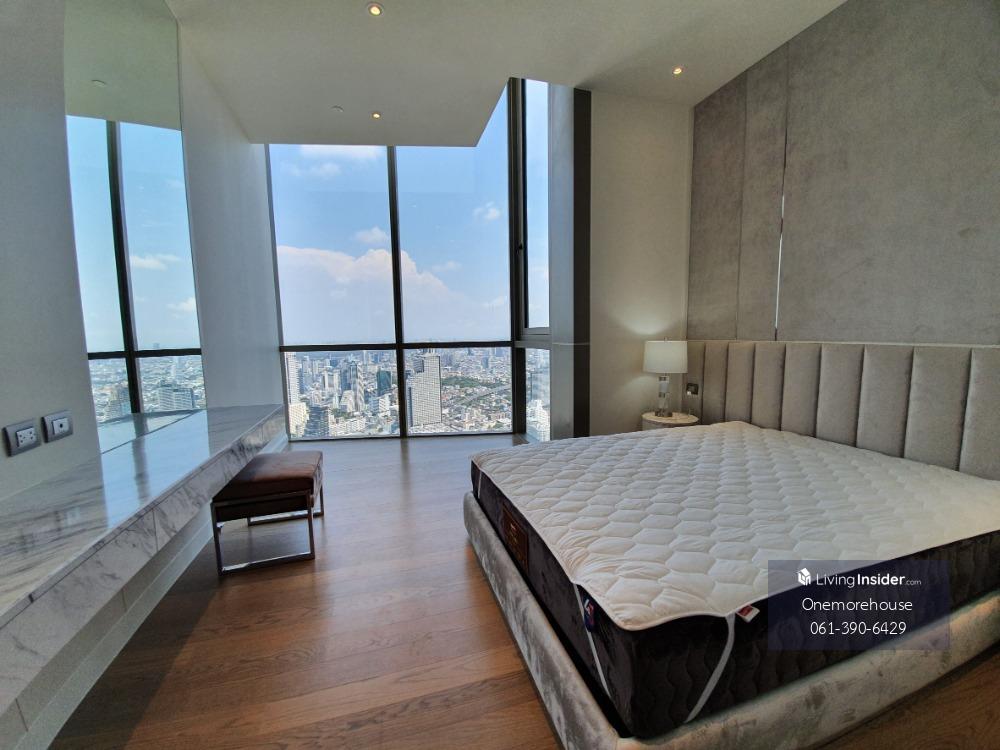 Luxurious Duplex Waterfront Residence with Panoramic River View