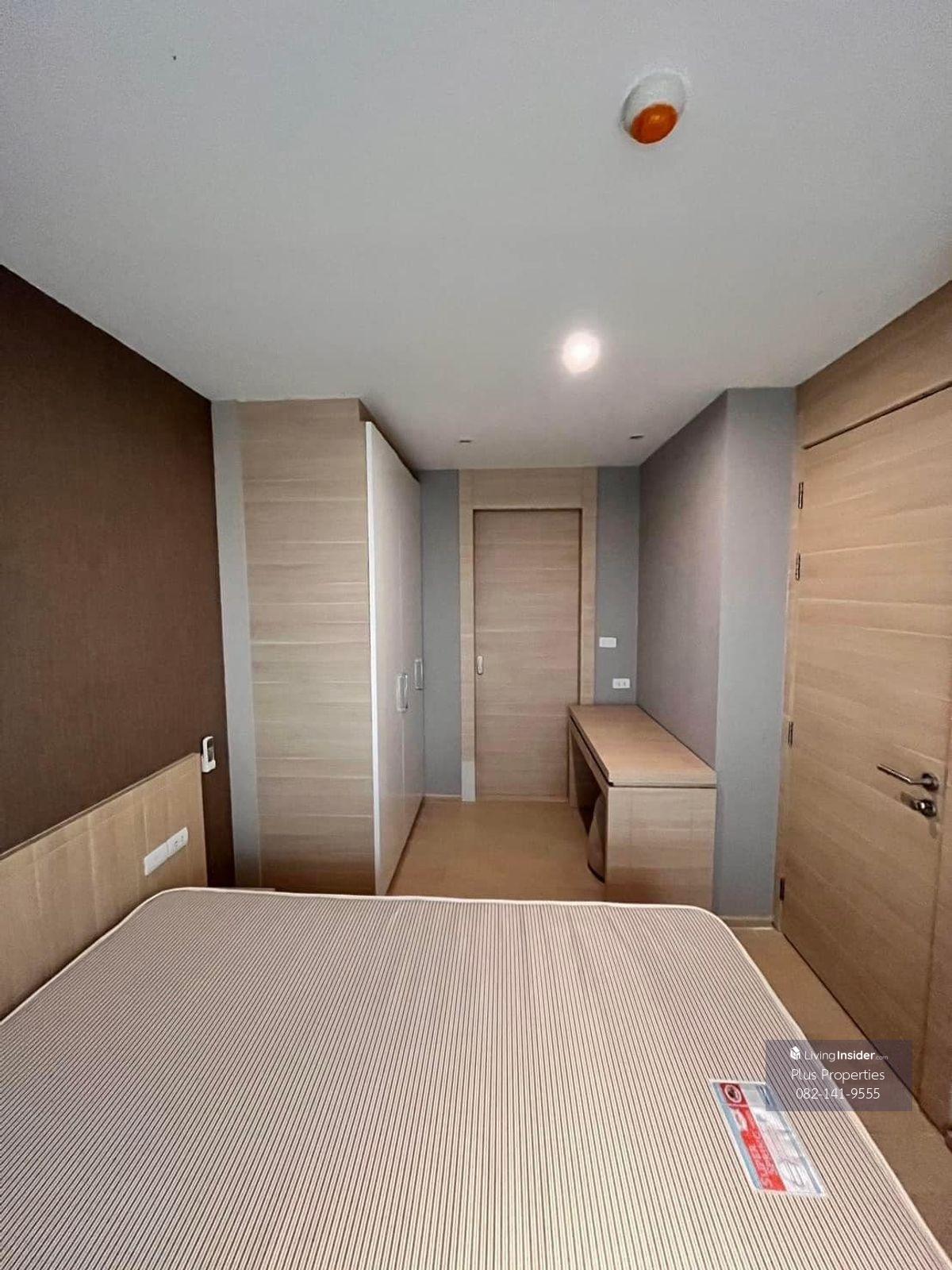 Beautiful room for rent at Klass Silom Condo near BTS Chong Nonsi