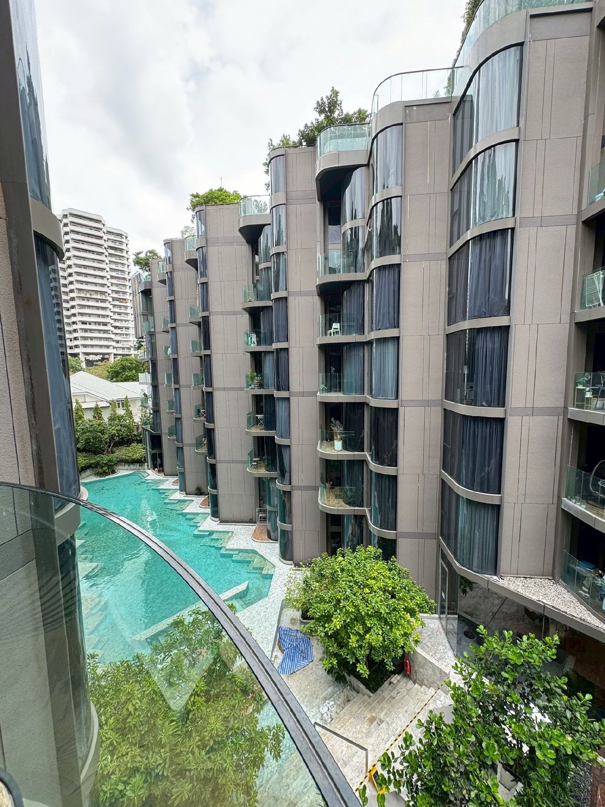 Ashton Residence 41 - Pet-Friendly Condo Near BTS Phrom Phong