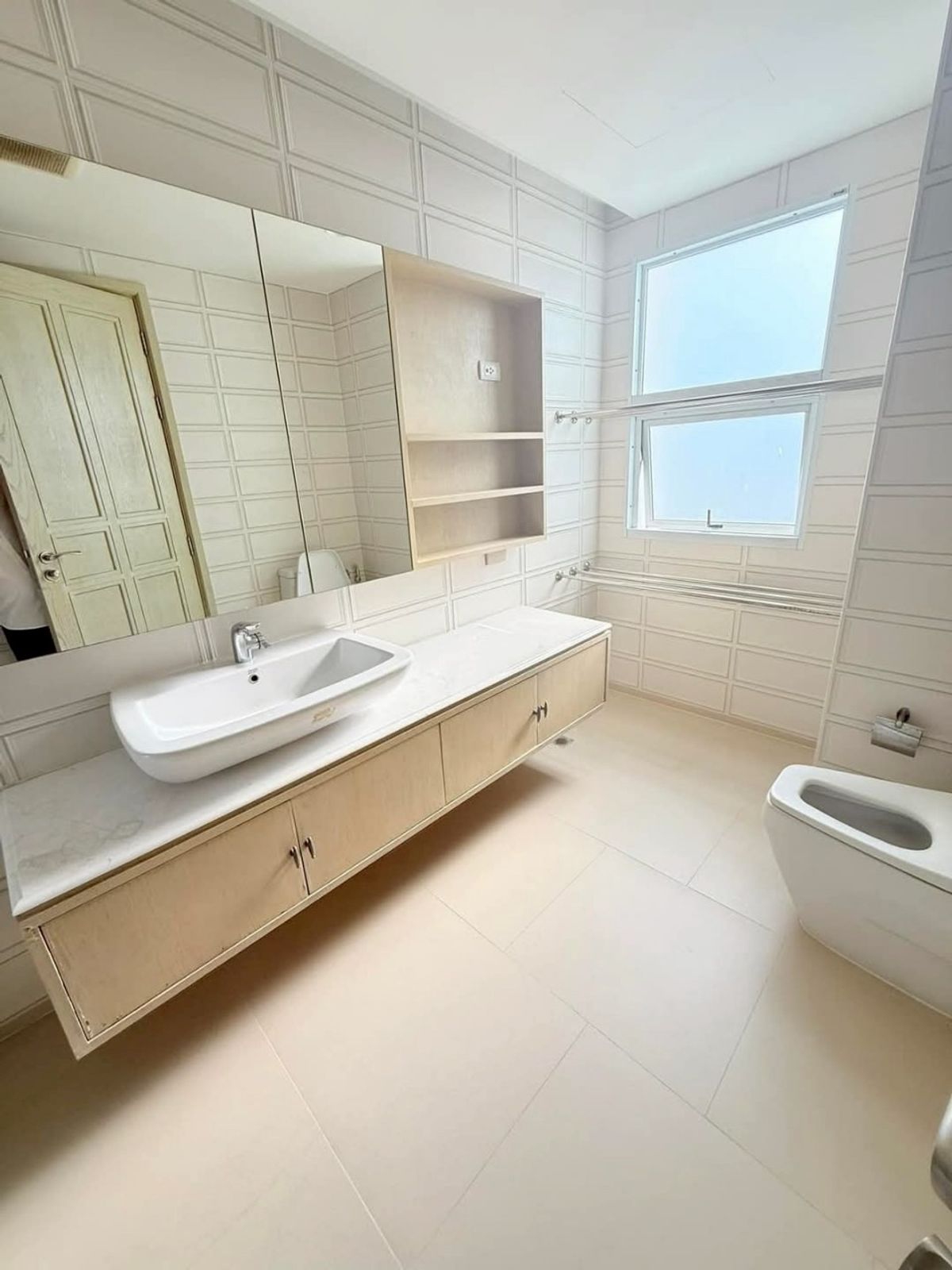 Luxury 3-Storey Single House near Ari-Saphan Khwai BTS