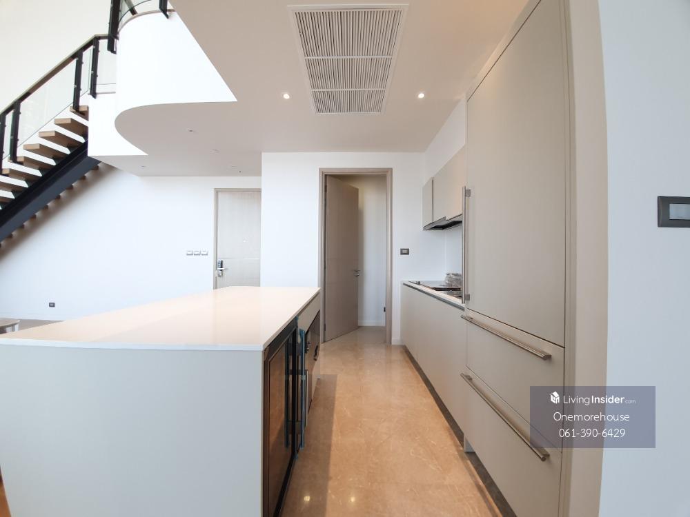 Luxurious Duplex Waterfront Residence with Panoramic River View