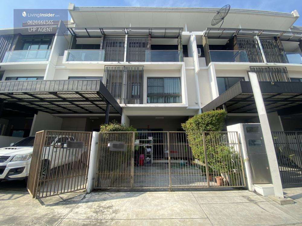 3-Storey Townhouse at The Landmark Ekamai-Ramintra with Premium Features