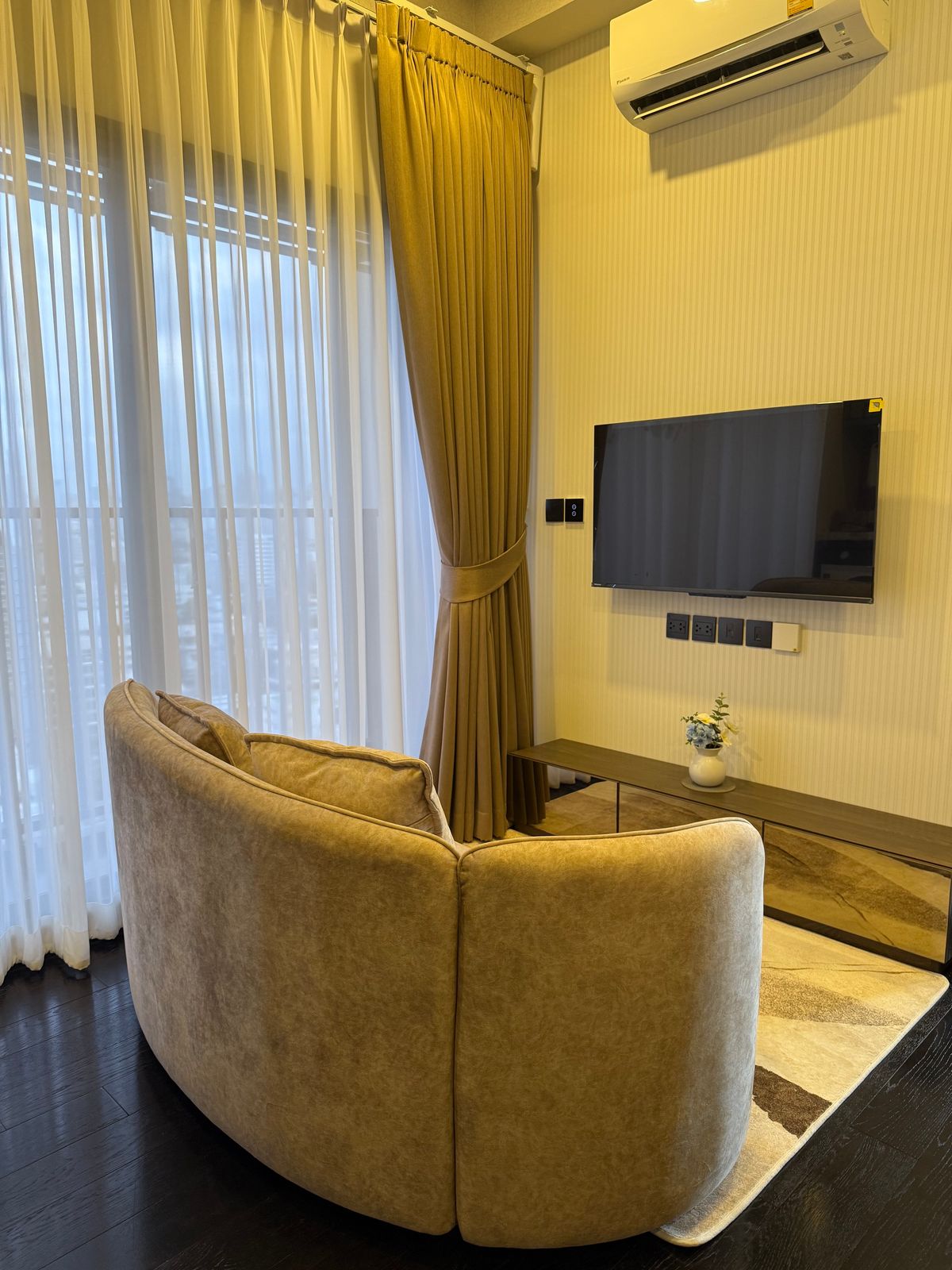 2-Bedroom Condo at Park Origin Thonglor - Prime Location