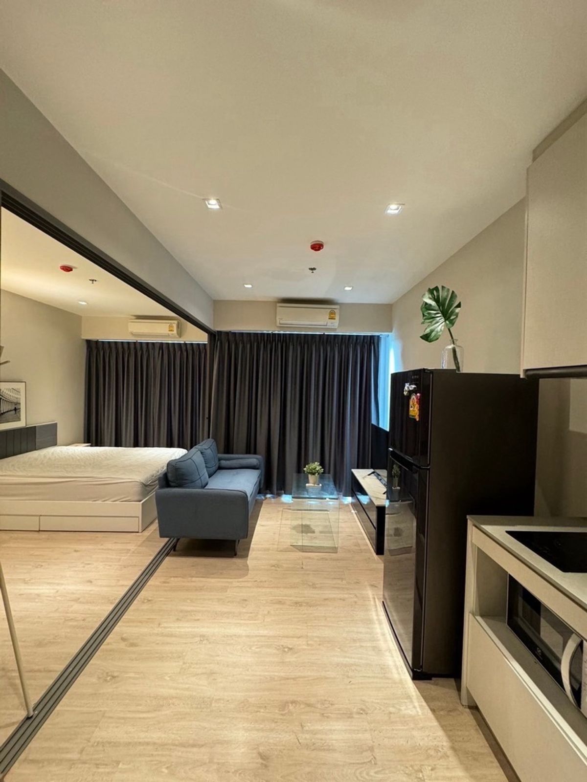Condo at Dom Ratchada-Tha Phra, Compact and Modern Studio