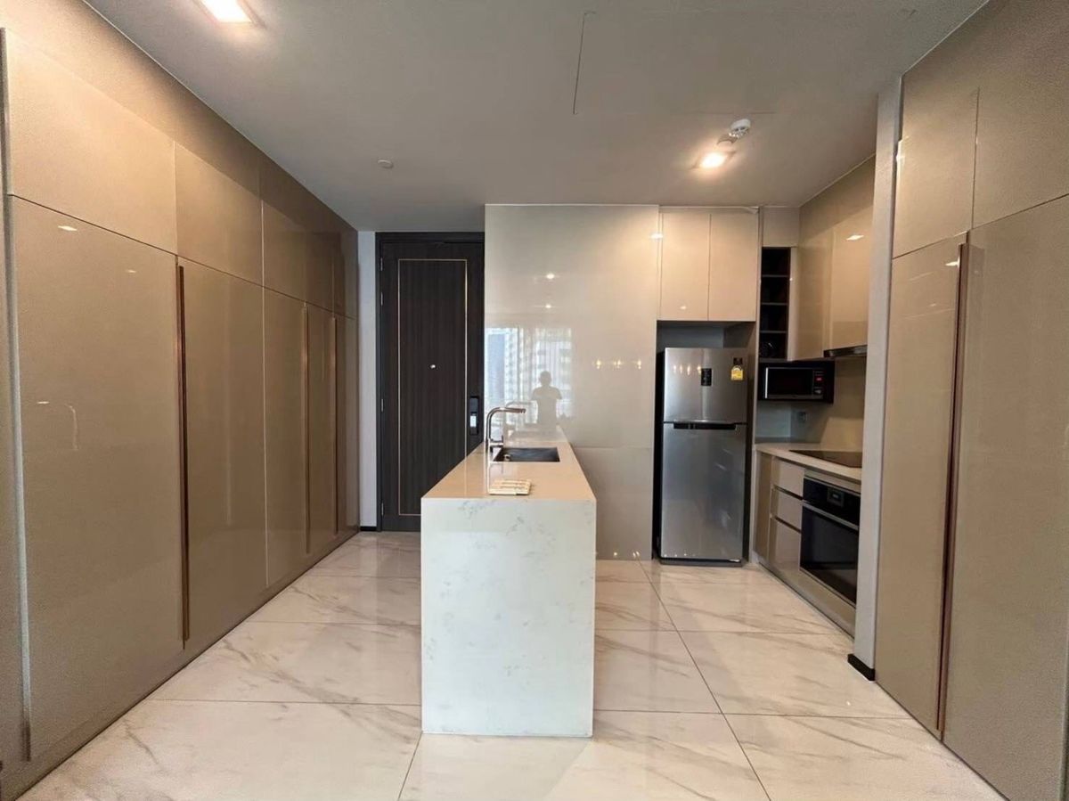 Luxurious 2-Bedroom Apartment at LAVIQ Sukhumvit 57, Near BTS Thonglor
