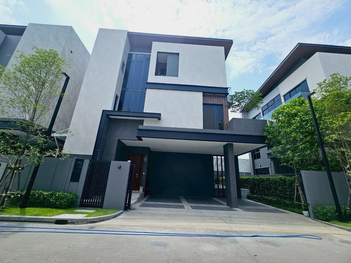 Brand New Super Luxury Pool Villa at Honor Yothinpattana