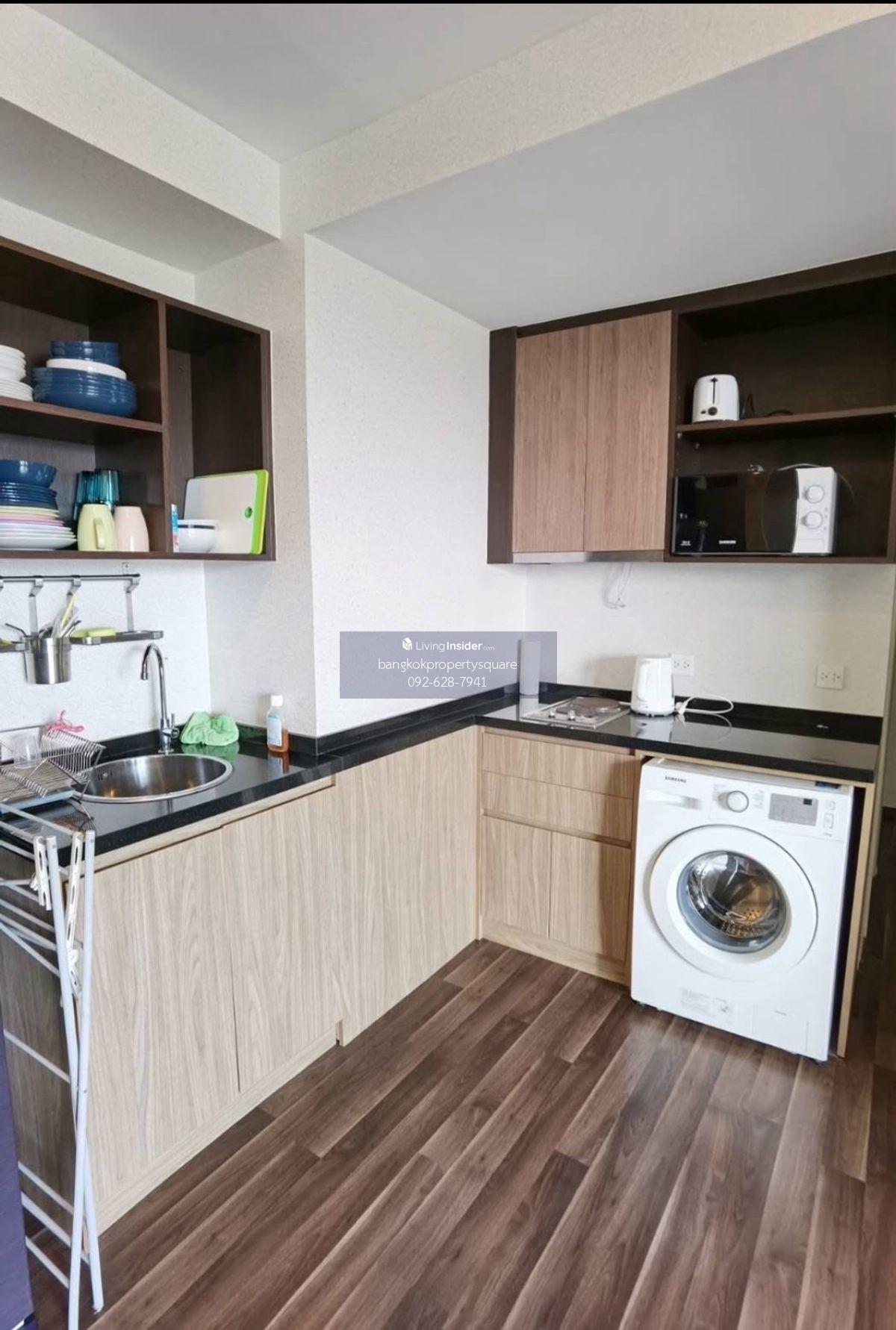 Stylish High-Rise Condo Near BTS BEARING