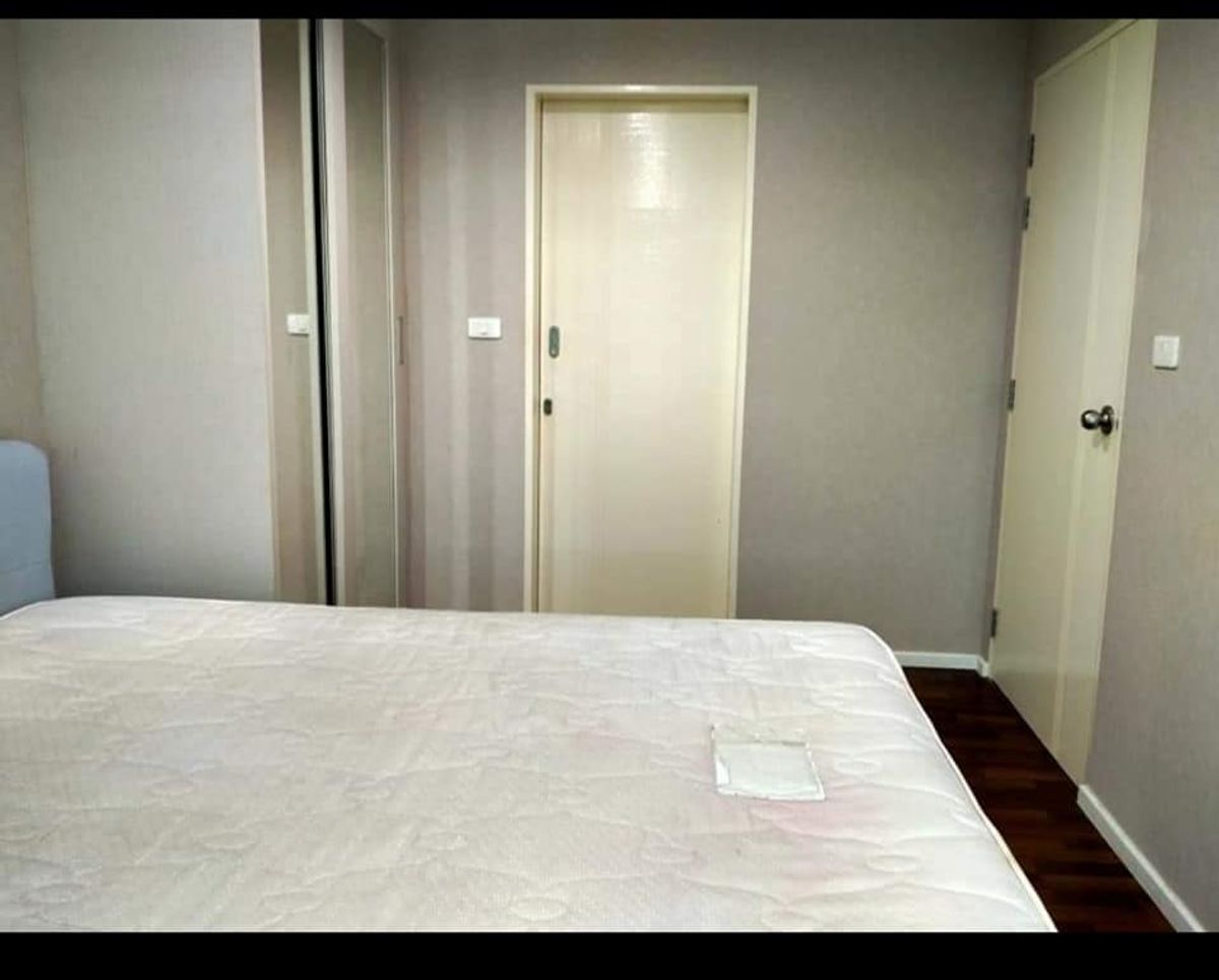 Fresh Condo near MRT Poon, Furnished 1-Bedroom Apartment