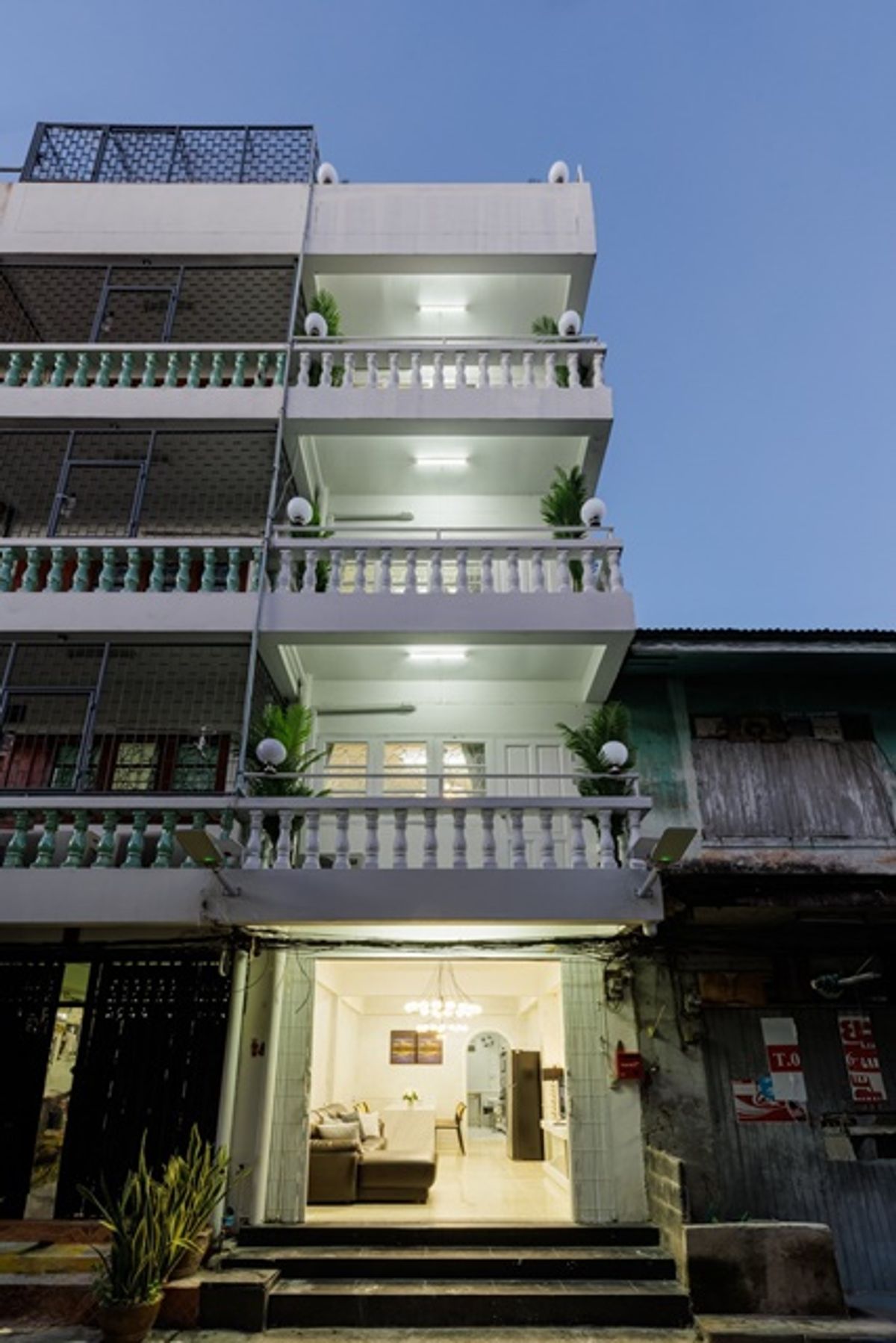 4-Bedroom Airbnb Near MRT Sam Yot, Yaowarat, Charoen Krung Road