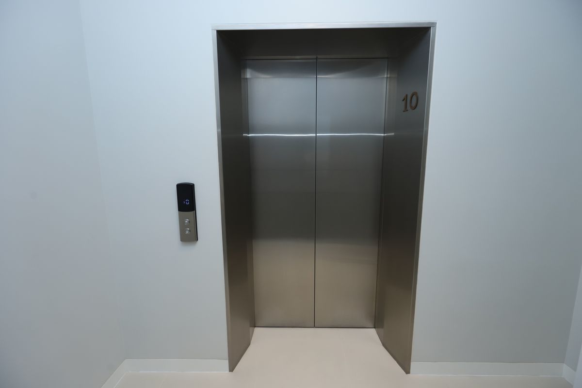Vittorio Sukhumvit 39-дағы BTS Phrom Phong маңындағы сәнді 2 жұмақты пәтер