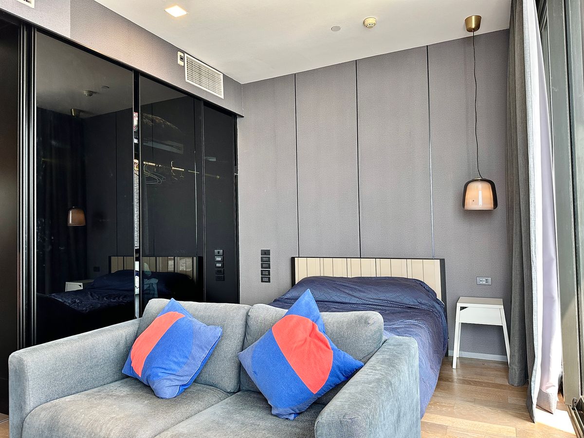 Ashton Silom - Modern 1-Bedroom Condo near BTS Chong Nonsi