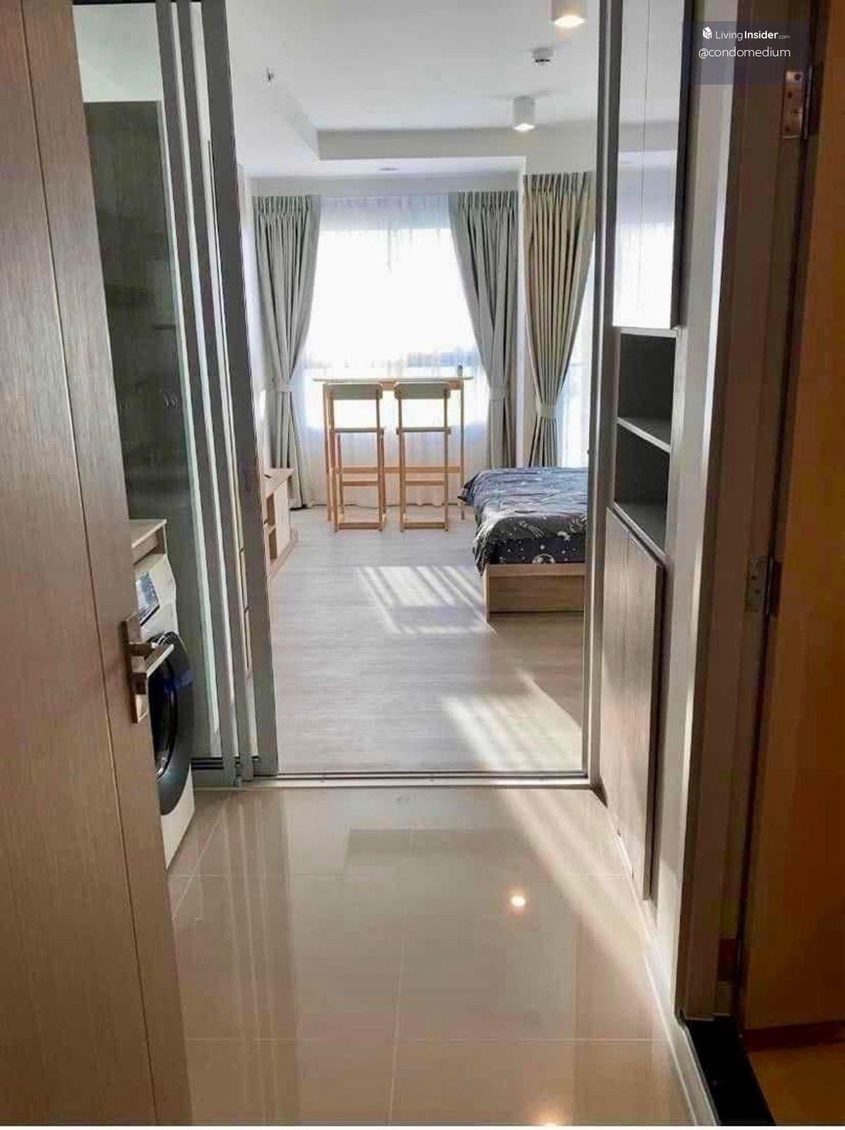 Studio Apartment near MRT Bangplad, 27 sq.m.