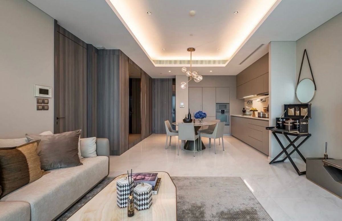 Luxury Sindhorn Tonson Condo with Lumpini Garden View