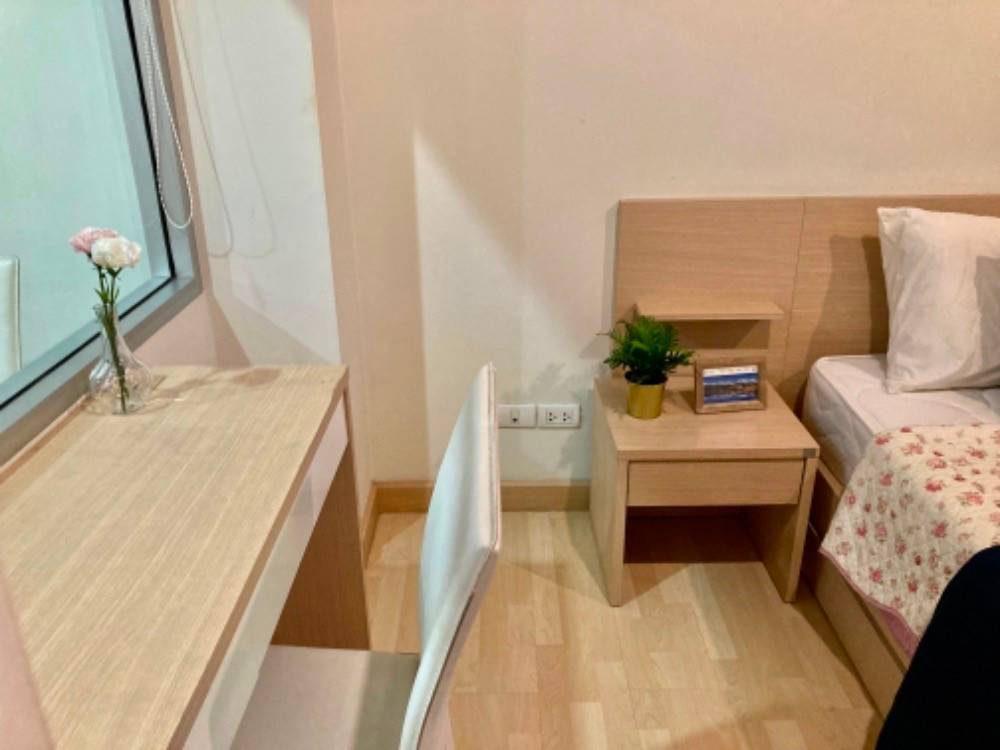 Premio Quinto Phahon Yothin - Corner Condo Unit with North-Facing Balcony