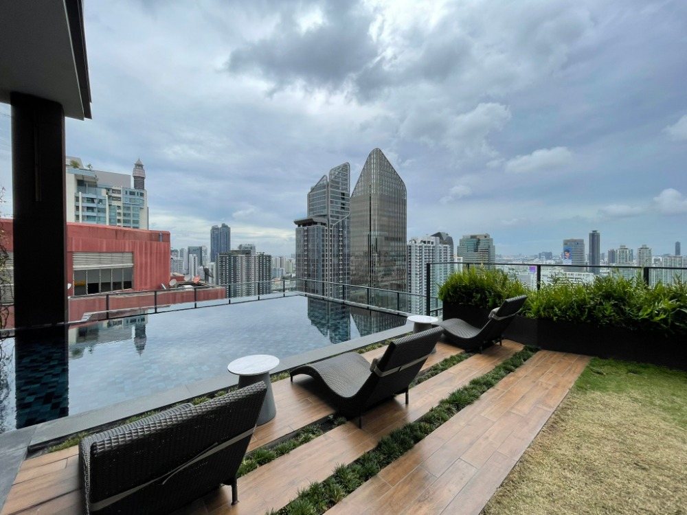 Loft Asoke - Spacious 2 Bedroom Condo near Asoke BTS