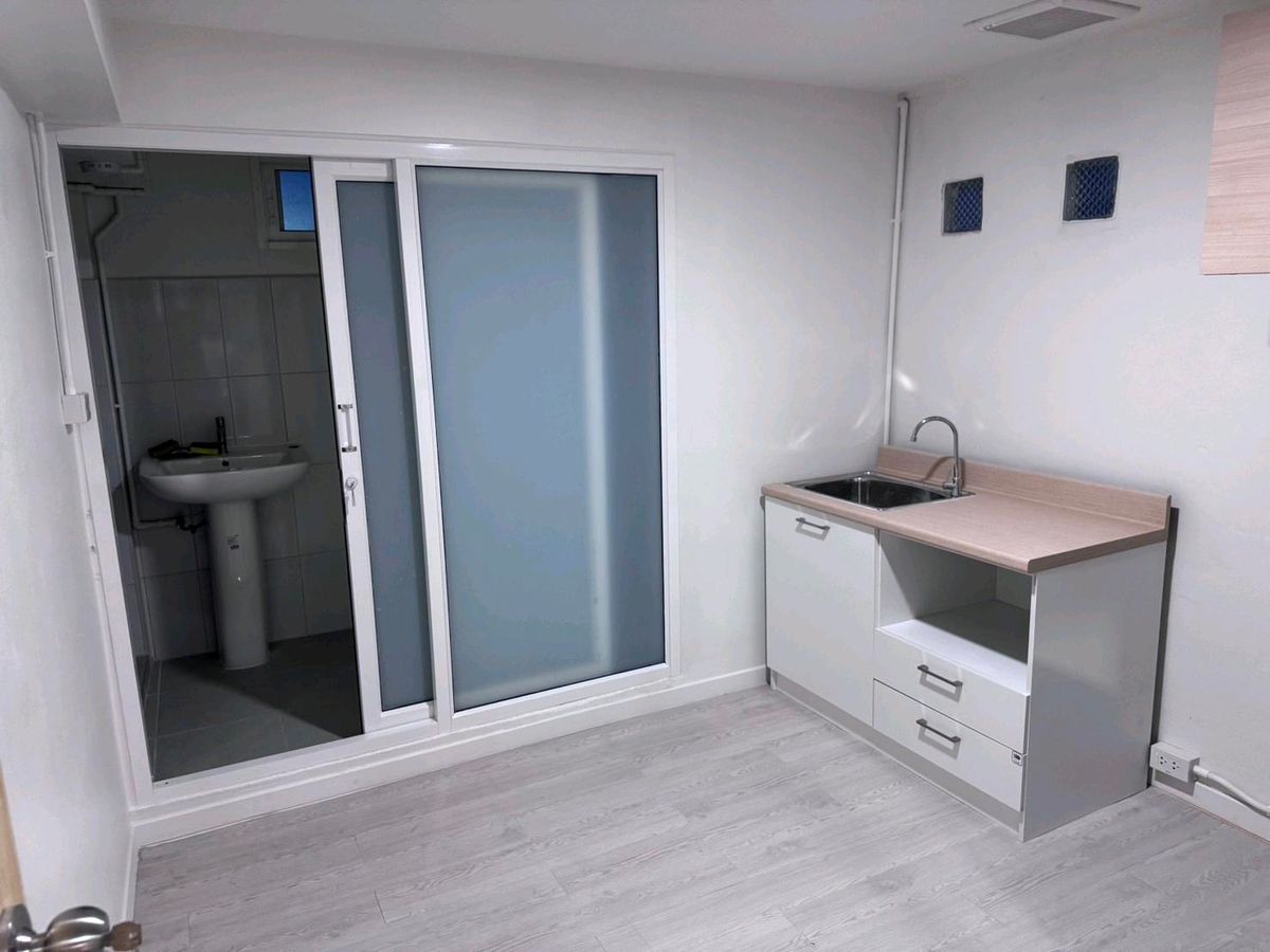 Compact 1-Bedroom Apartment in Bangkok with Essential Amenities