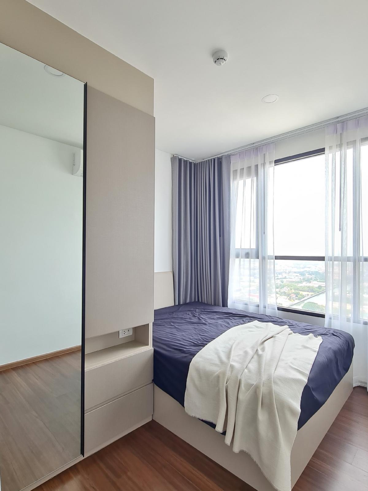 Highest Floor 31st Corner Unit with Pool View - Origin 209 Interchange