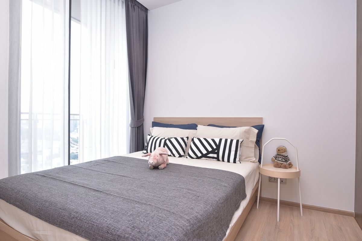MRT Rama 9 Condo - Life Asoke Hype - Modern Studio Apartment