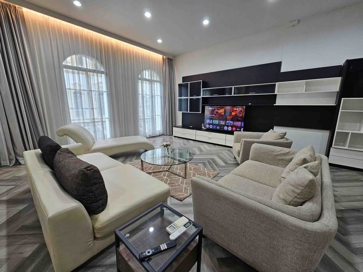 Luxury Townhome near Rama 3 Road - Spacious 425 sq.m. Property