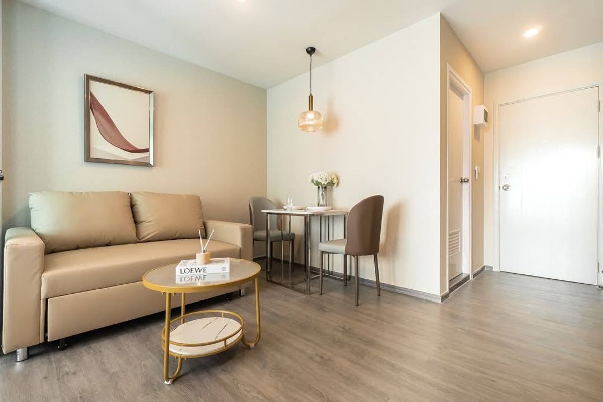 Regent Home Bangna: Compact 1-Bedroom Near BTS with Full Furnishings