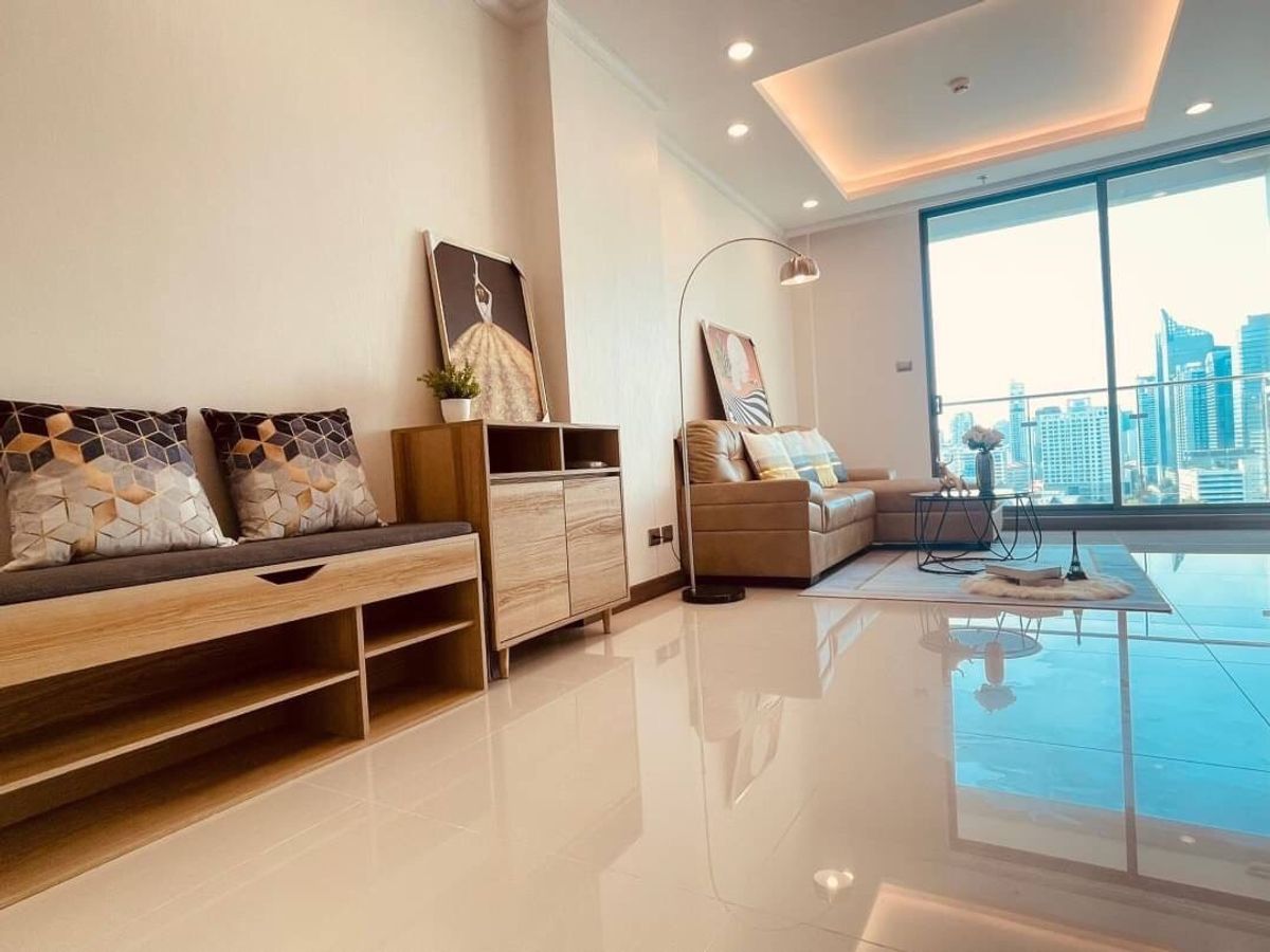 Stylish 2-Bedroom Apartment with City View
