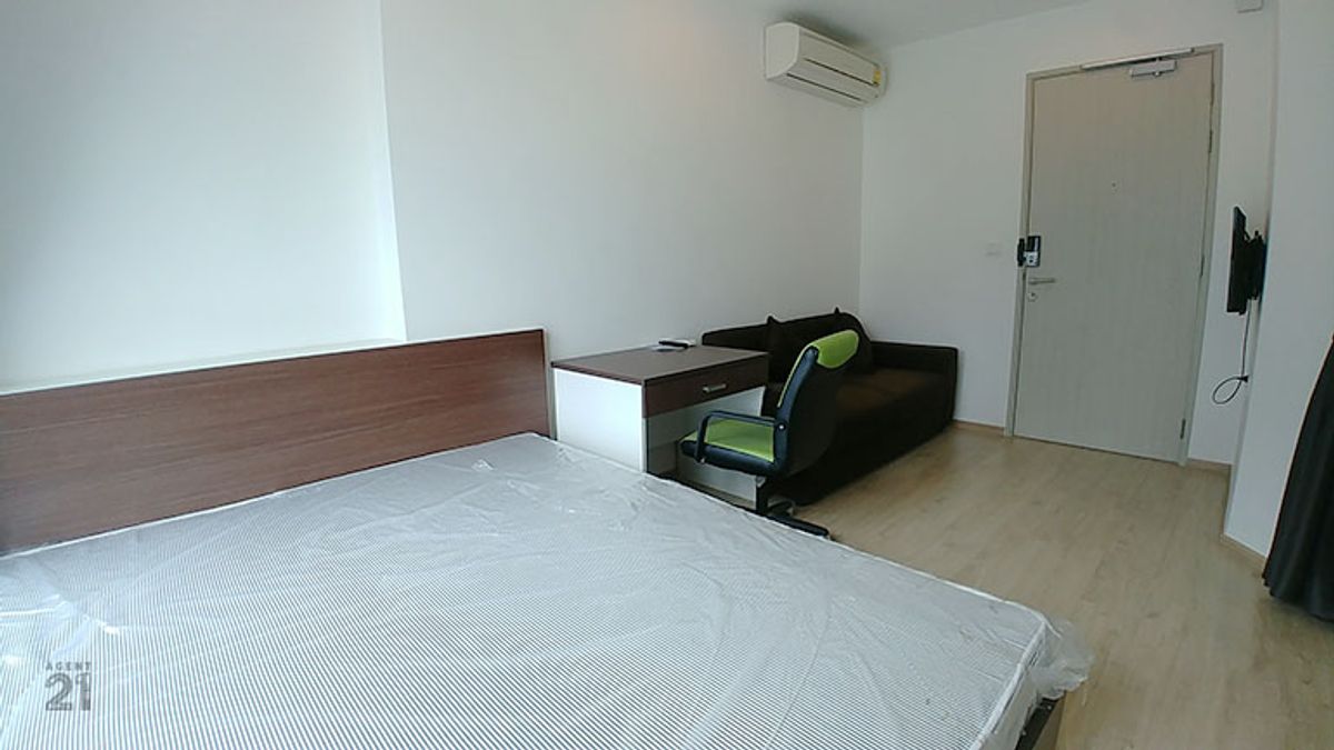 Studio Apartment near MRT Samyan Station, Fully Furnished