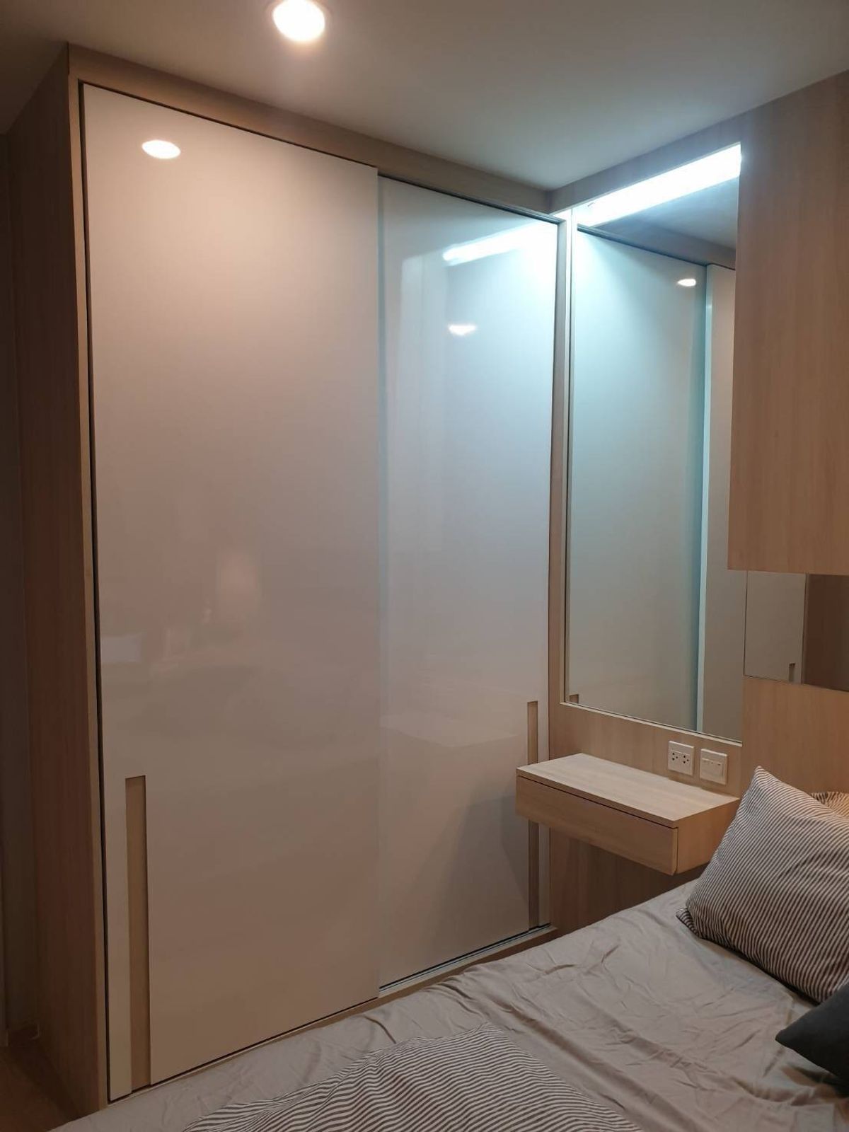 Noble Revolve Ratchada - 1 Bedroom Condo near MRT