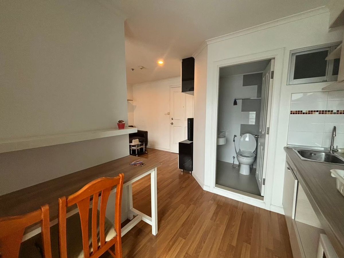 Lumpiny Place Rama 4-Kluai Namthai: Compact 1-Bedroom Apartment