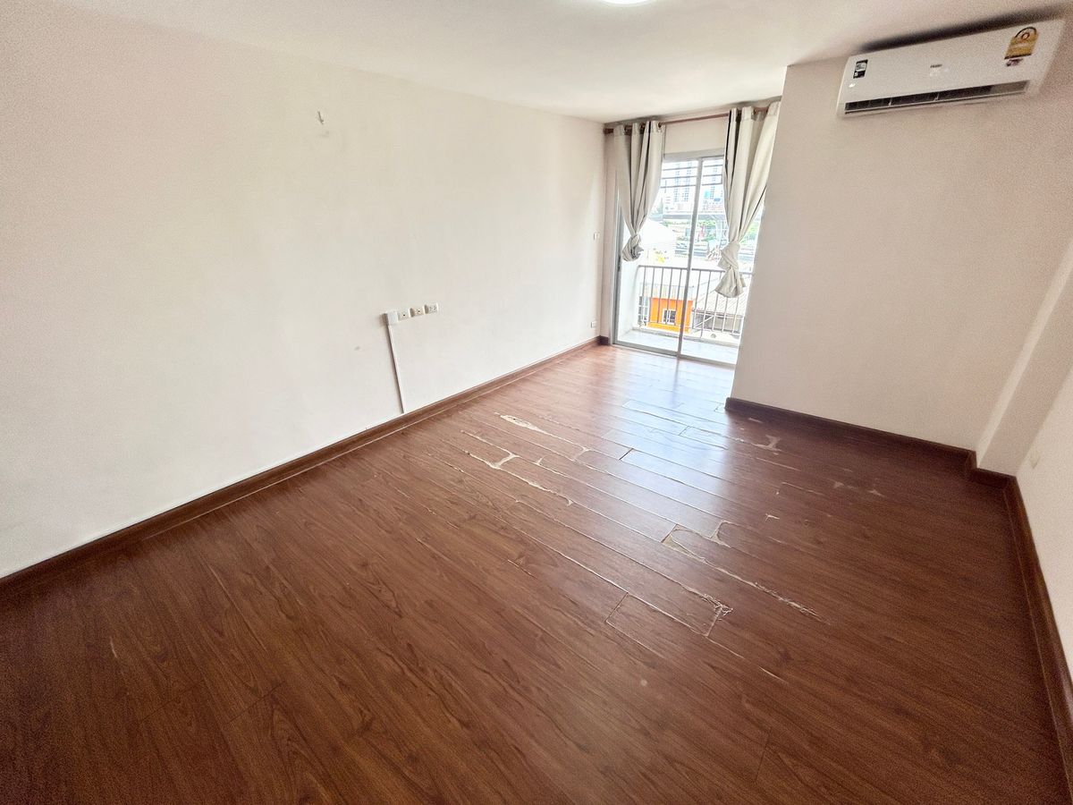 B Condo Bangna - Студія зі свіжим ремонтом