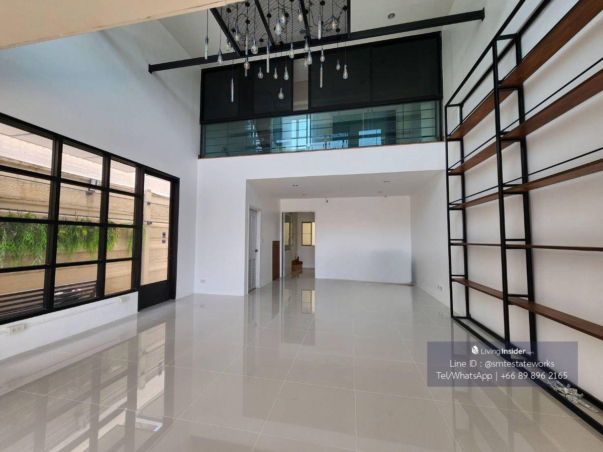Dual-Purpose Commercial Townhouse in Suan Luang - Pattanakarn