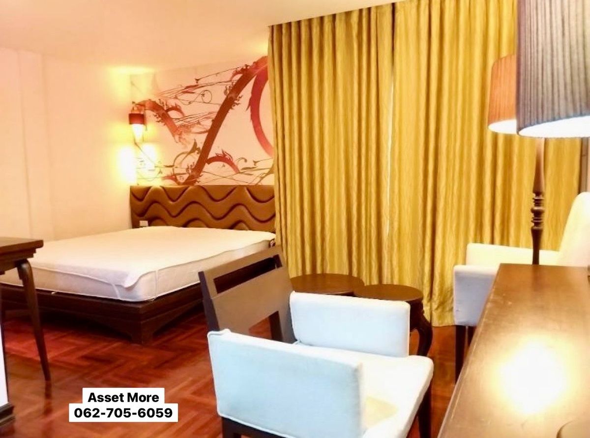 5-Story Townhome with 7 Bedrooms near BTS Phrom Phong