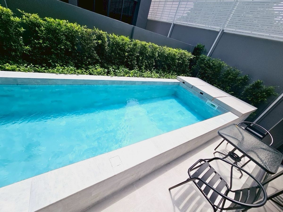 Luxury 3-Storey Pool Villa at Honor Yothinpattana