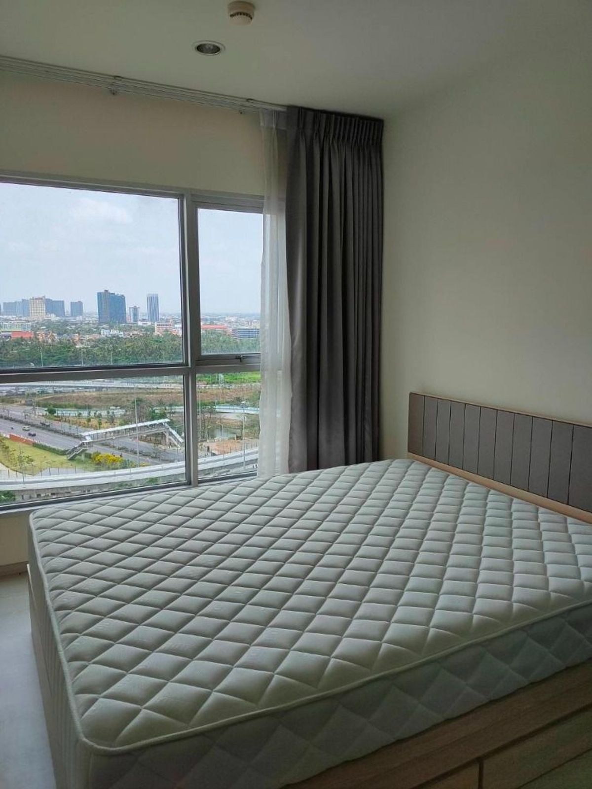 1 Bedroom Compact Apartment with City View