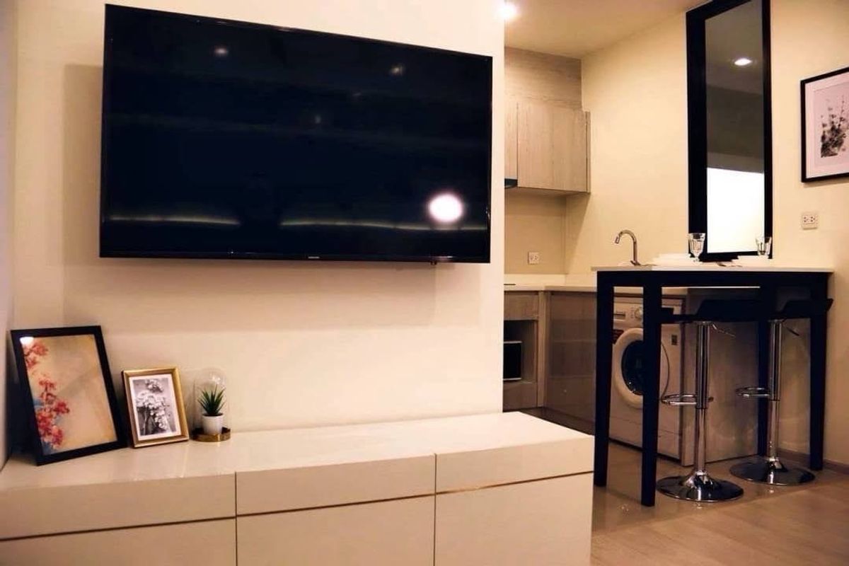 Life Asoke Condo - 36 sqm Luxury Studio on 34th Floor