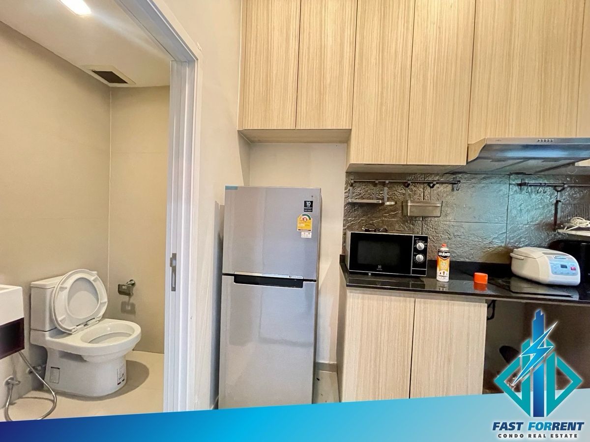3.5-storey townhouse at Arden Ladprao 71 with furniture