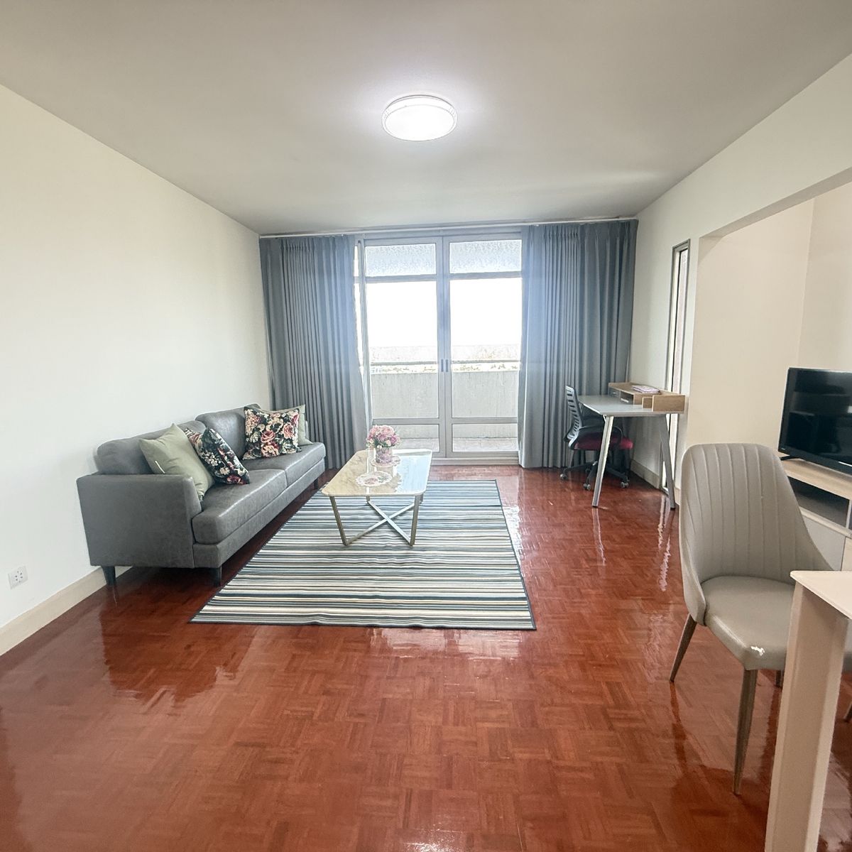 Кондо с видом на озеро Muang Thong (Riviera 2) - 2 спальни, 30-й этаж, вид на озеро