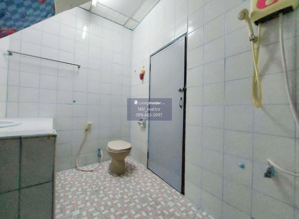 Bang Khae MRT станциясына жақын 3 қабатты таунхаус, шатыры бар