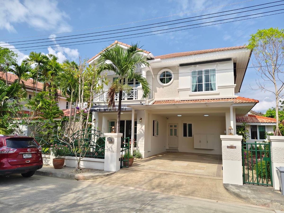 Pool Villa in Hang Dong Zone near Gatsa - 4 Bedrooms, Central Pool