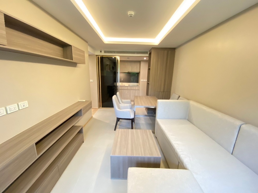 Modern 2-Bedroom Condo in Thonglor, Fully Furnished
